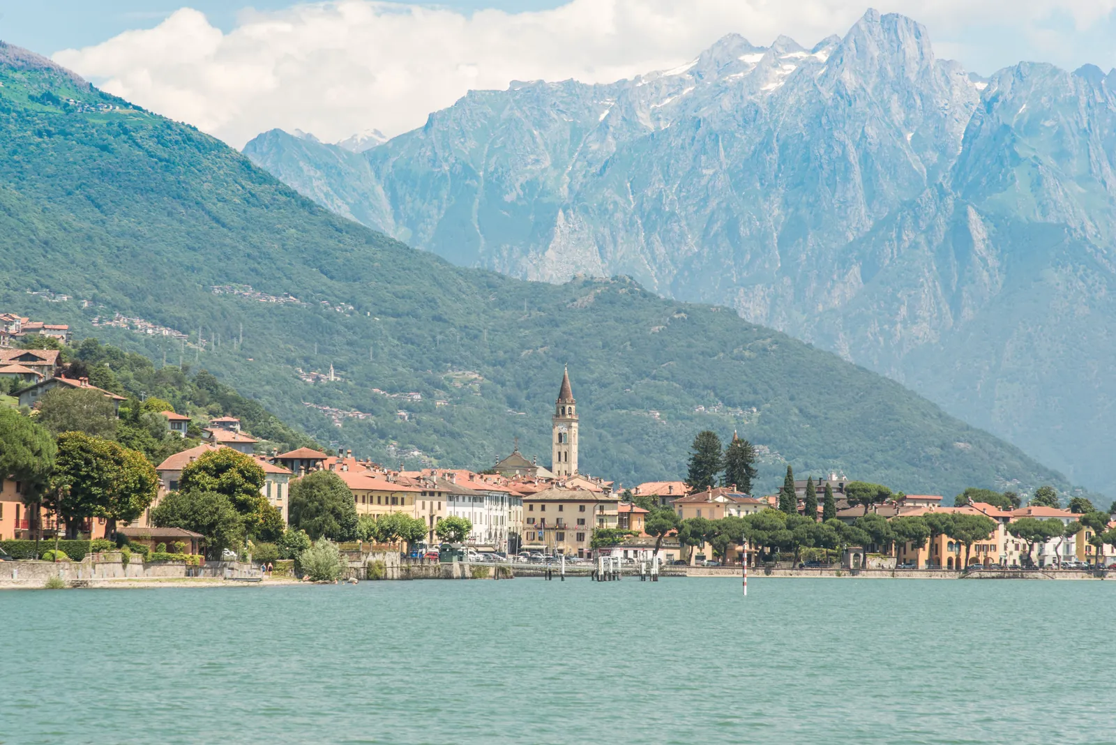 Picturesque view of Bellagio with mountains and lake in Lombardy, Italy.